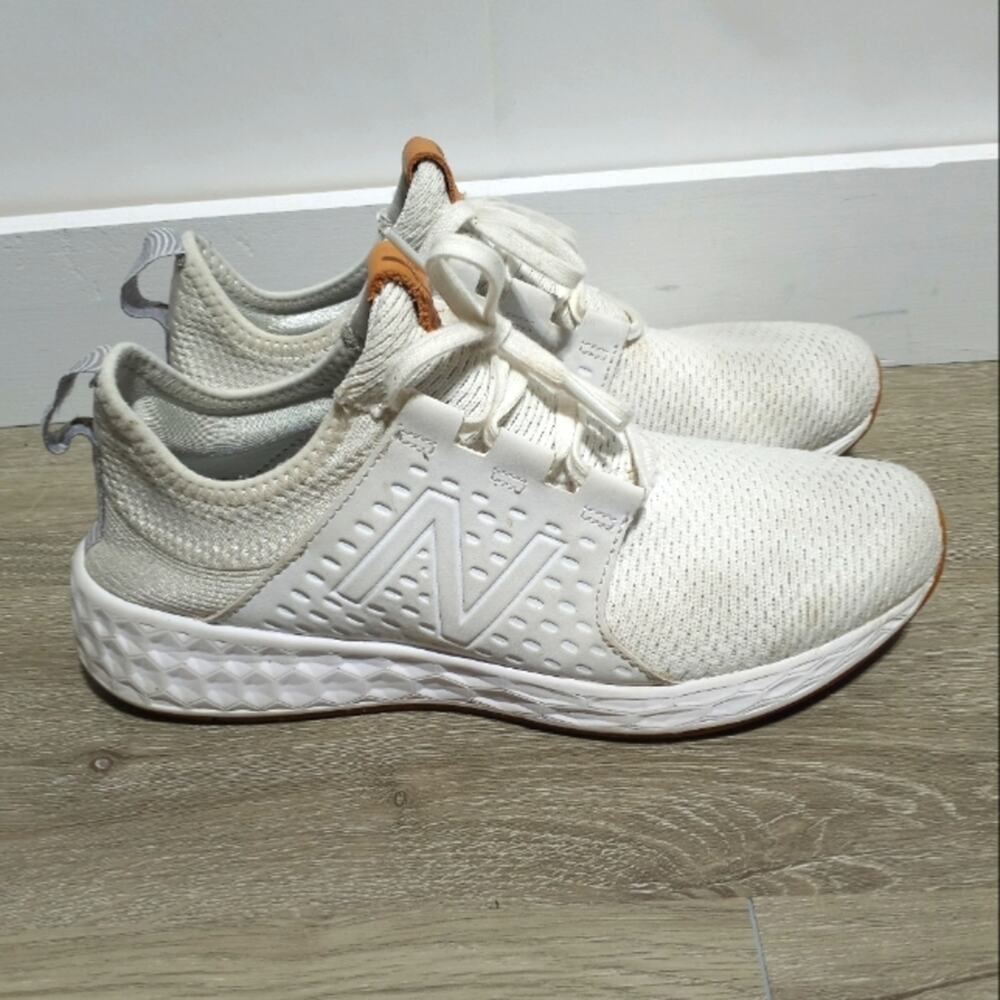New Balance Woman Fresh Foam Cruz White Sneaker Shoes Athletic Training Size 9